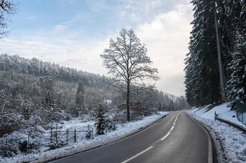 Road-Snowy-road.jpg